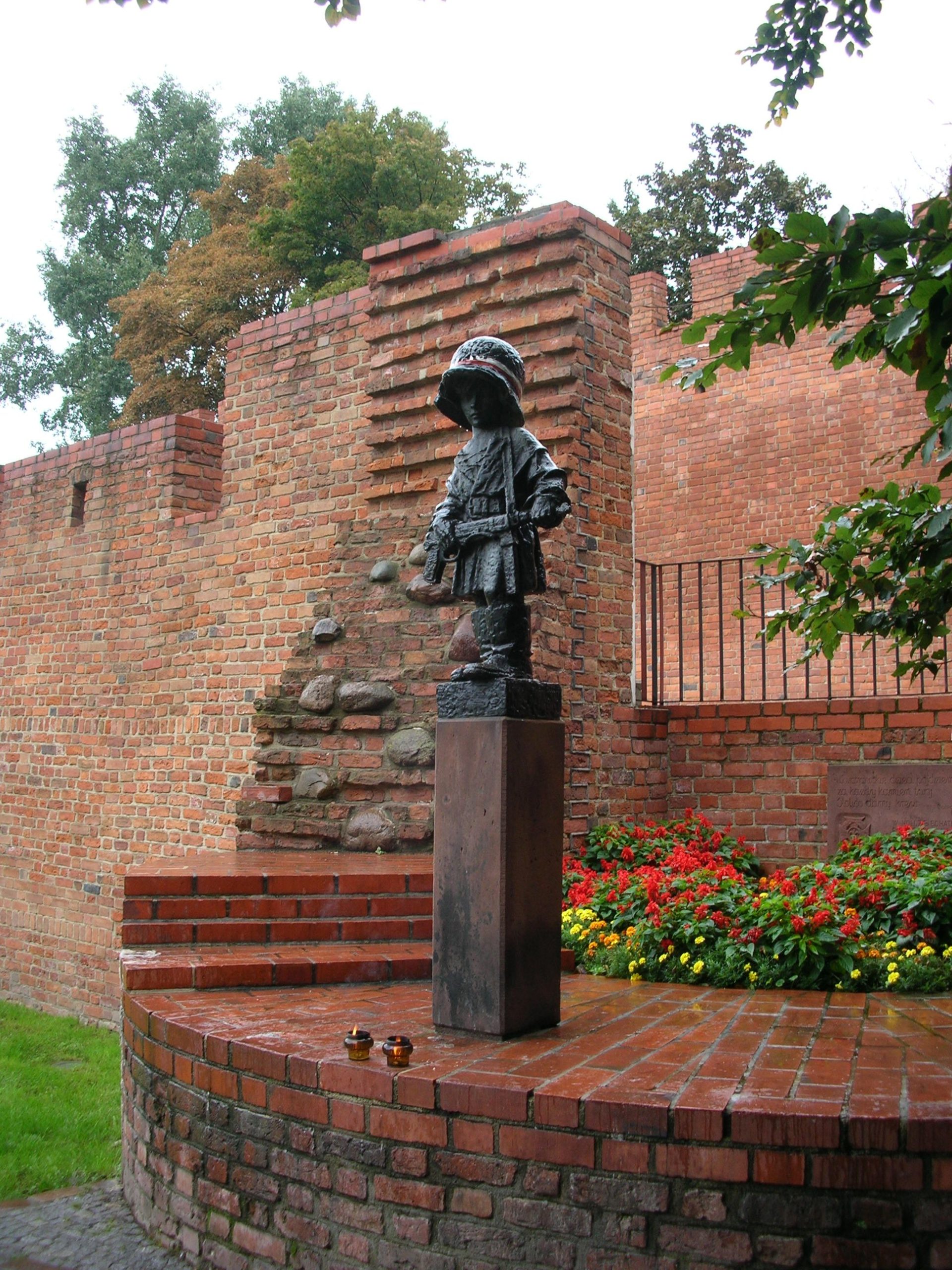 Statue of the Little Insurgent